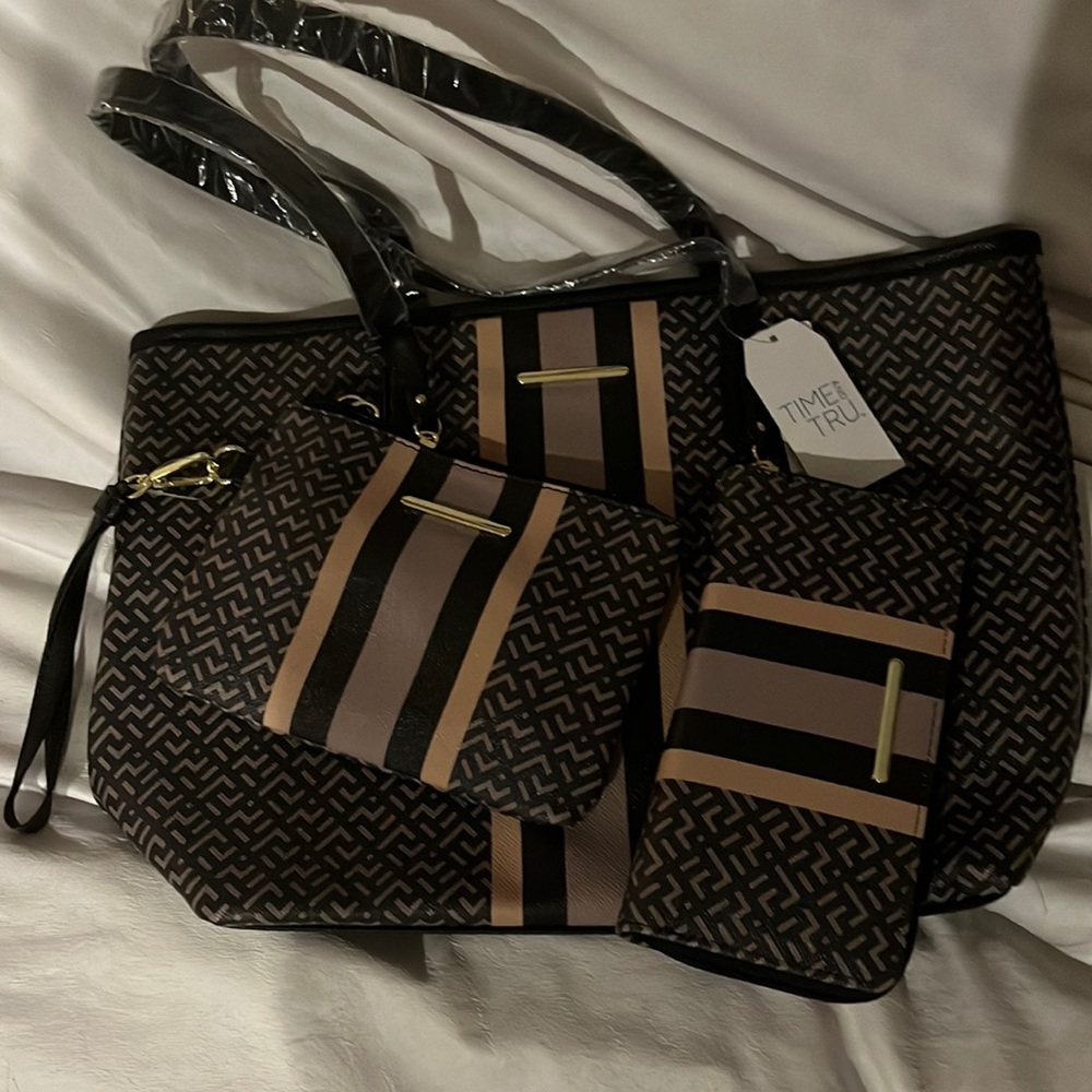 Time and True handbag set